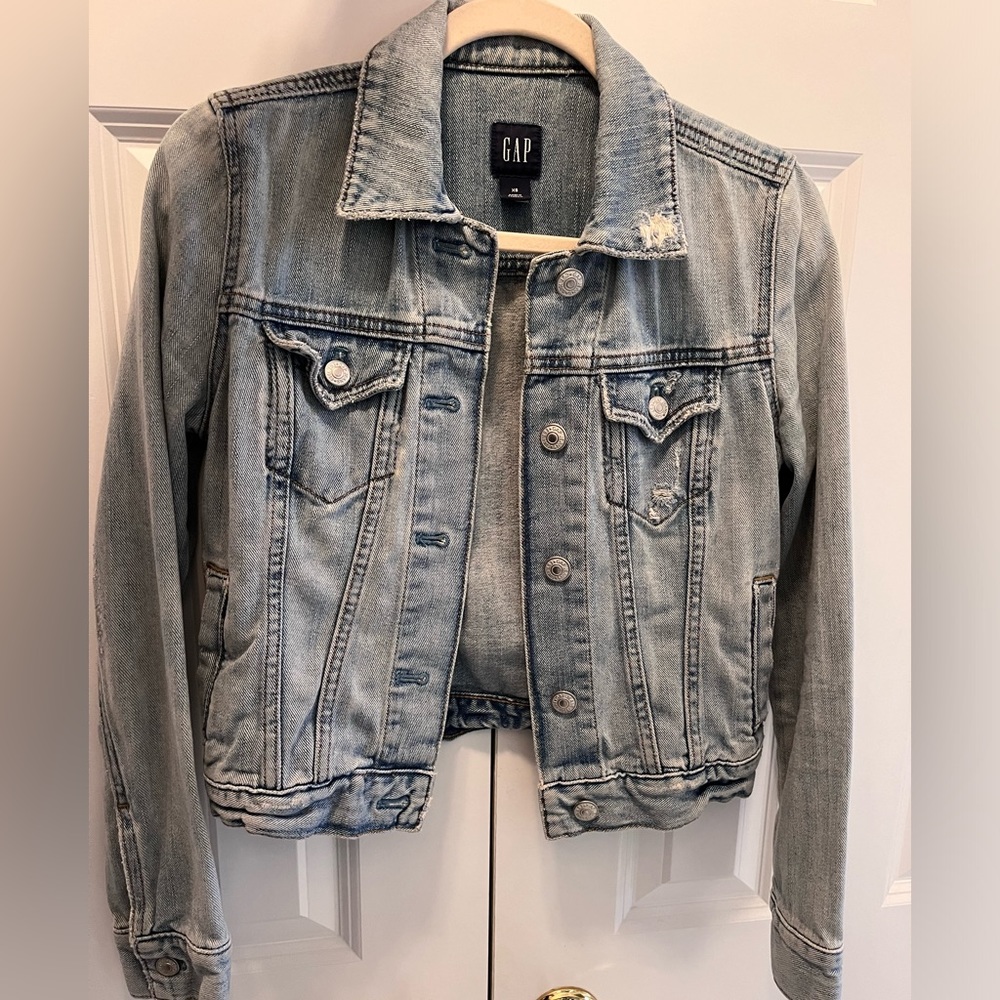 GAP vintage Jean jacket light-medium wash blue denim distressed